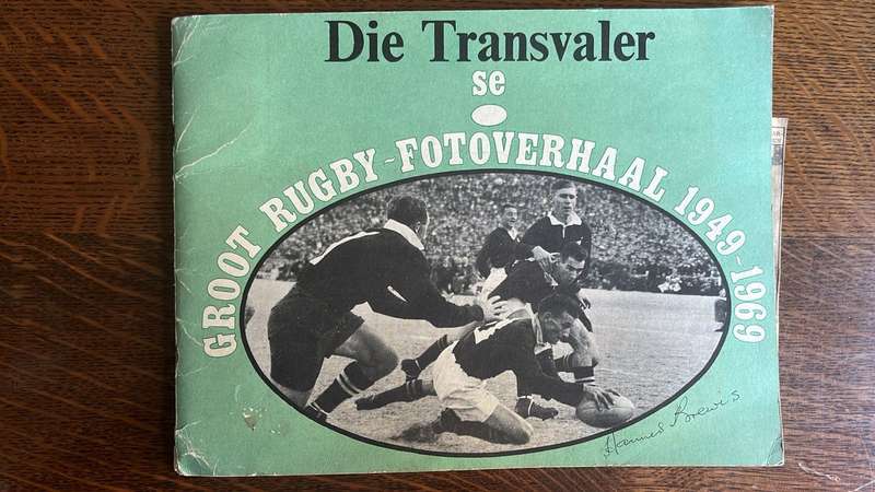 Die Transvaler se Groot Rugby Fotoverhaal 1949-1969, Signed, details below