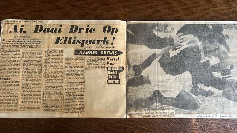Die Transvaler se Groot Rugby Fotoverhaal 1949-1969, Signed, details below