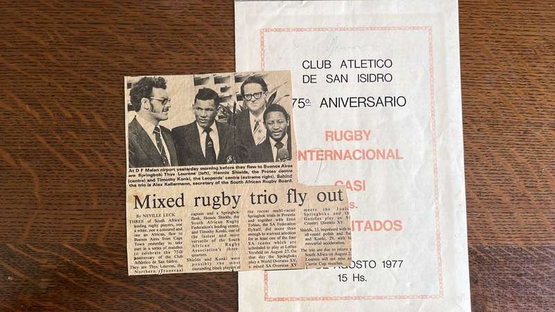 1977 Rugby International - Casi vs XV Invitados Programme, Signed & Newspaper Cutting