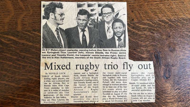 1977 Rugby International - Casi vs XV Invitados Programme, Signed & Newspaper Cutting