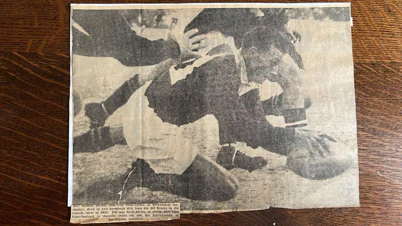 Jason's Allegaatjie - Original Signed Photos & Newspaper Cuttings, details below
