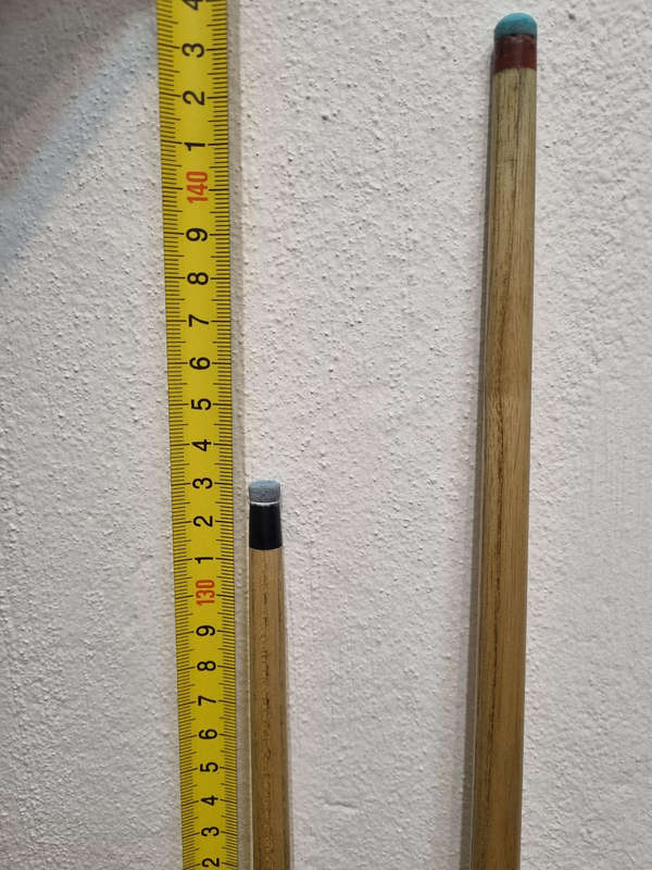 ##  Thurston London, Special Royal Vintage Ash Snooker Cue with Metal Vintage case ##