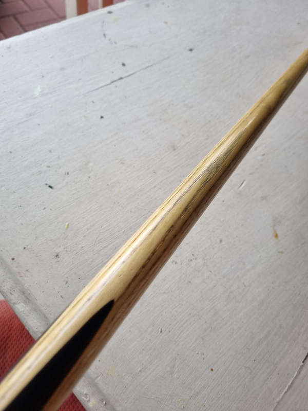##  Thurston London, Special Royal Vintage Ash Snooker Cue with Metal Vintage case ##
