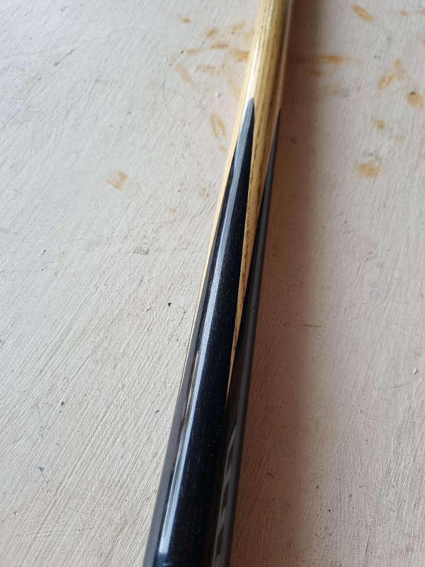 ##  Thurston London, Special Royal Vintage Ash Snooker Cue with Metal Vintage case ##