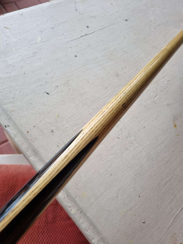 ##  Thurston London, Special Royal Vintage Ash Snooker Cue with Metal Vintage case ##