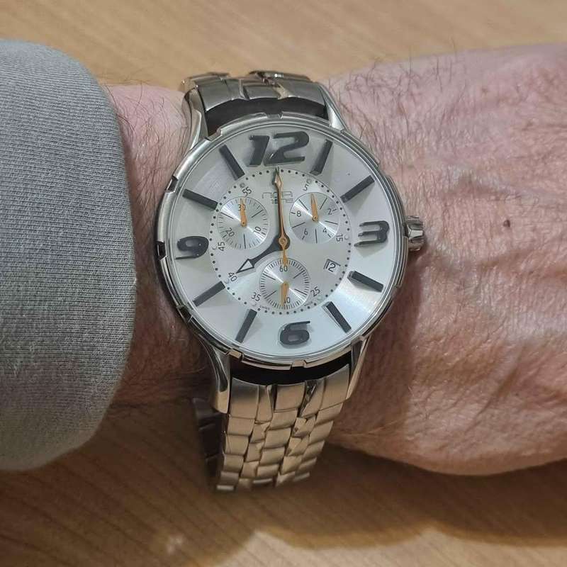 ##  NOA Swiss watch -  large Unique dial - can fit large wrist - almost new Model 1675 - G 002 ##