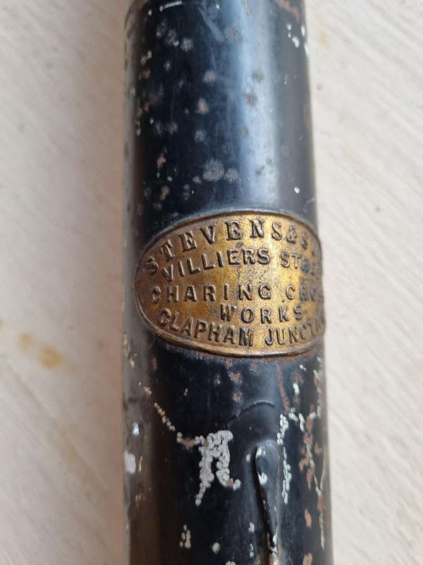 ##  Thurston London, Special Royal Vintage Ash Snooker Cue with Metal Vintage case ##