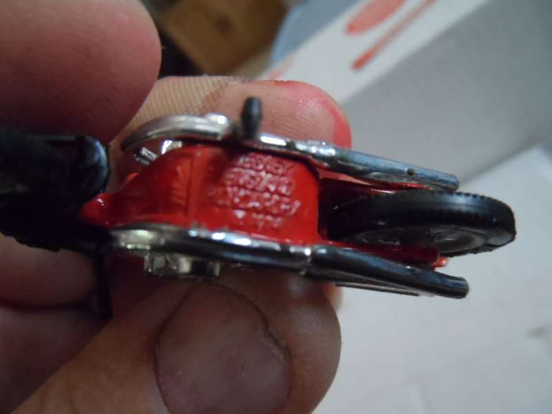Matchbox 18 hondura red--boxed