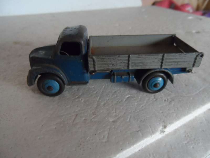 ORIGINAL UNBOXED VINTAGE 1950s DINKY TOYS No30m/ 414 - DODGE OPEN TIPPER TRUCK  [m25]