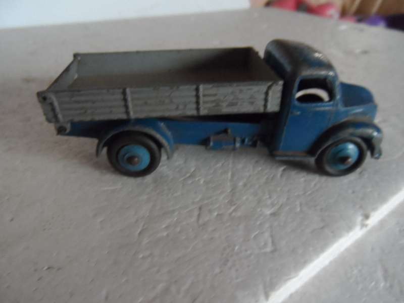 ORIGINAL UNBOXED VINTAGE 1950s DINKY TOYS No30m/ 414 - DODGE OPEN TIPPER TRUCK  [m25]