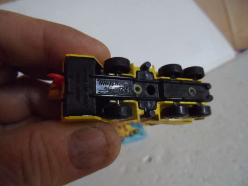 Matchbox Superfast No. 49 Crane Truck Yellow Body & Boom Red Hook Green Windows