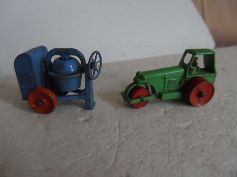 VINTAGE MATCHBOX REGULAR WHEELS ROAD ROLLER AND CONCRETE MIXER- ONE BID FOR BOTH