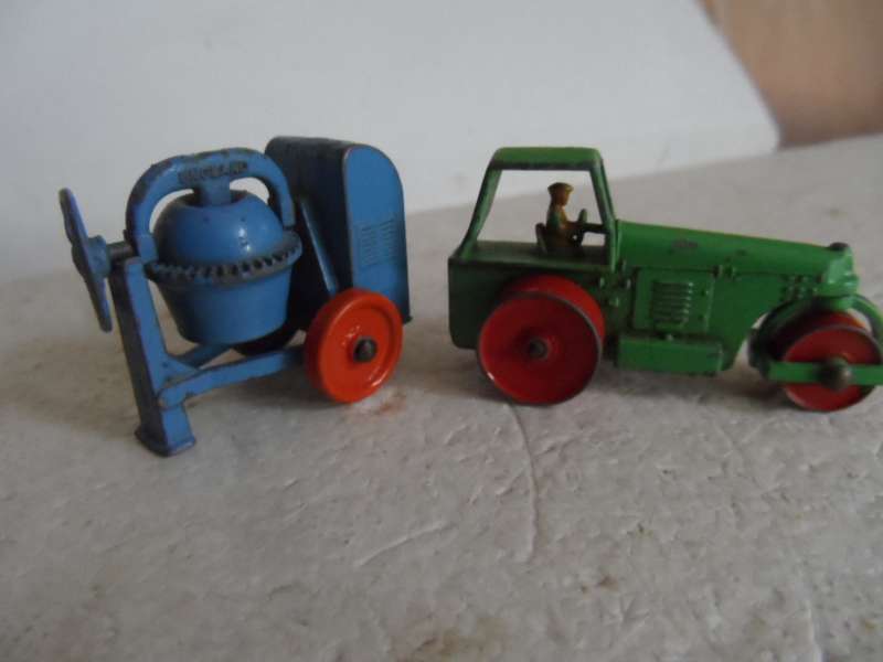 VINTAGE MATCHBOX REGULAR WHEELS ROAD ROLLER AND CONCRETE MIXER- ONE BID FOR BOTH
