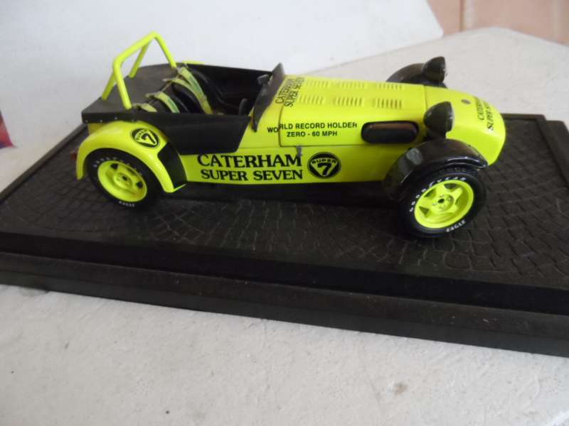 KYOSHO - CATERHAM SUPER SEVEN JPE - 1/18 SCALE MODEL CAR - 7022Y