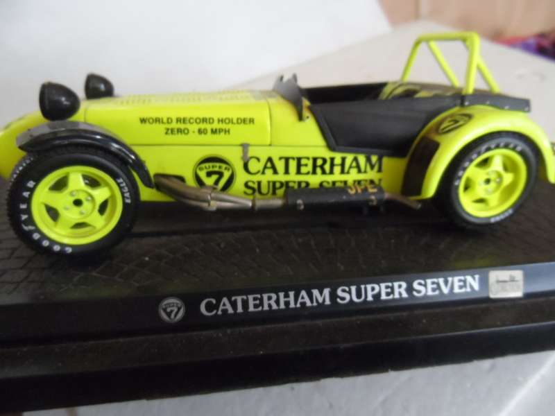 KYOSHO - CATERHAM SUPER SEVEN JPE - 1/18 SCALE MODEL CAR - 7022Y