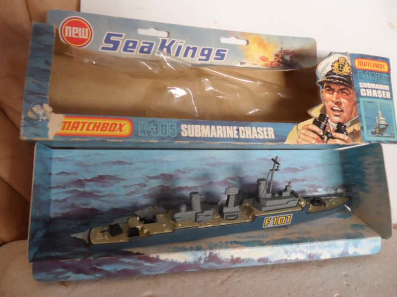 MATCHBOX K-305 SEA KINGS   SUBMARINE CHASER   [m 75]