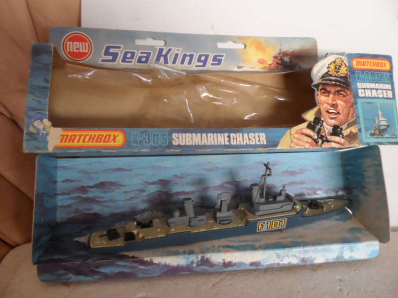 MATCHBOX K-305 SEA KINGS   SUBMARINE CHASER   [m 75]