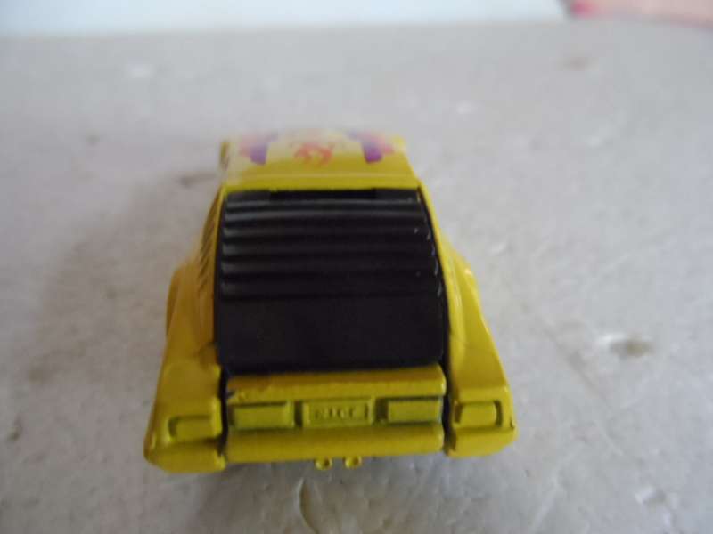 HOT WHEELS Nissan 300ZX 1983 yellow -Crack Ups Made in Hong Kong Vintage Diecast Model