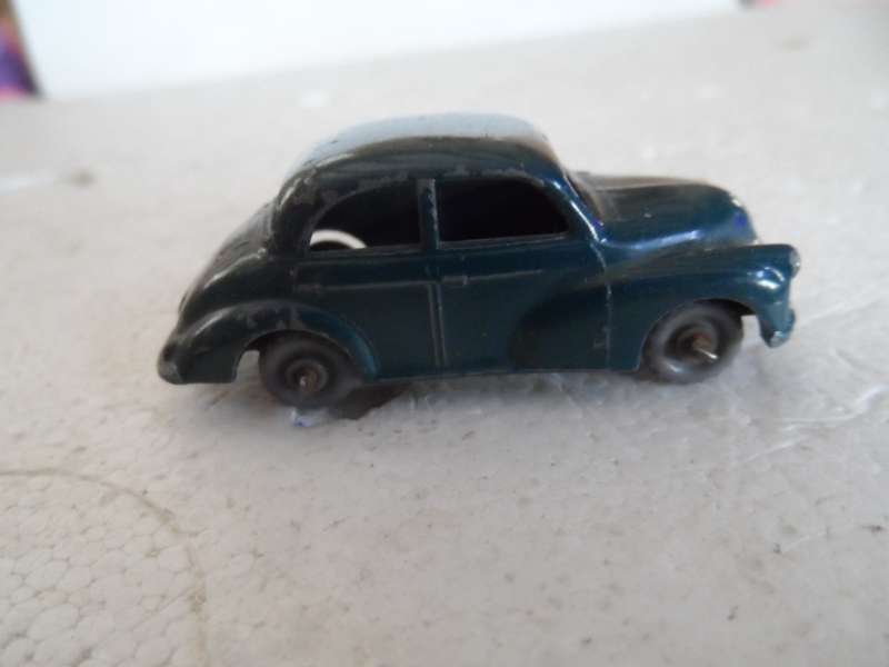 Matchbox regular wheels Morris Minor no 46 GREY PLASTIC WHEELS- UNBOXED.