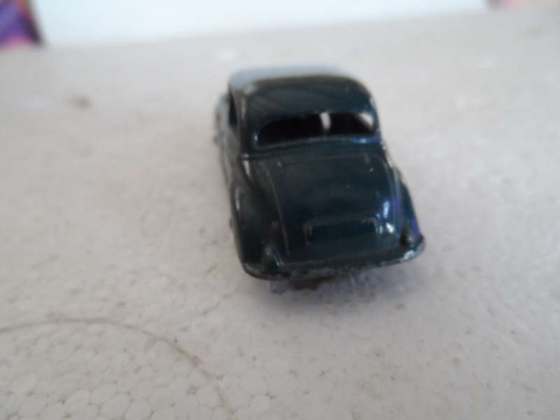 Matchbox regular wheels Morris Minor no 46 GREY PLASTIC WHEELS- UNBOXED.