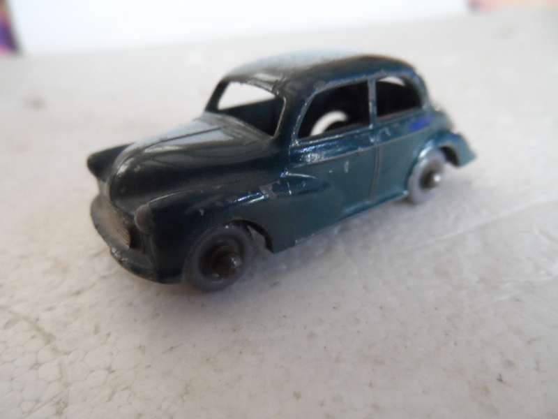 Matchbox regular wheels Morris Minor no 46 GREY PLASTIC WHEELS- UNBOXED.
