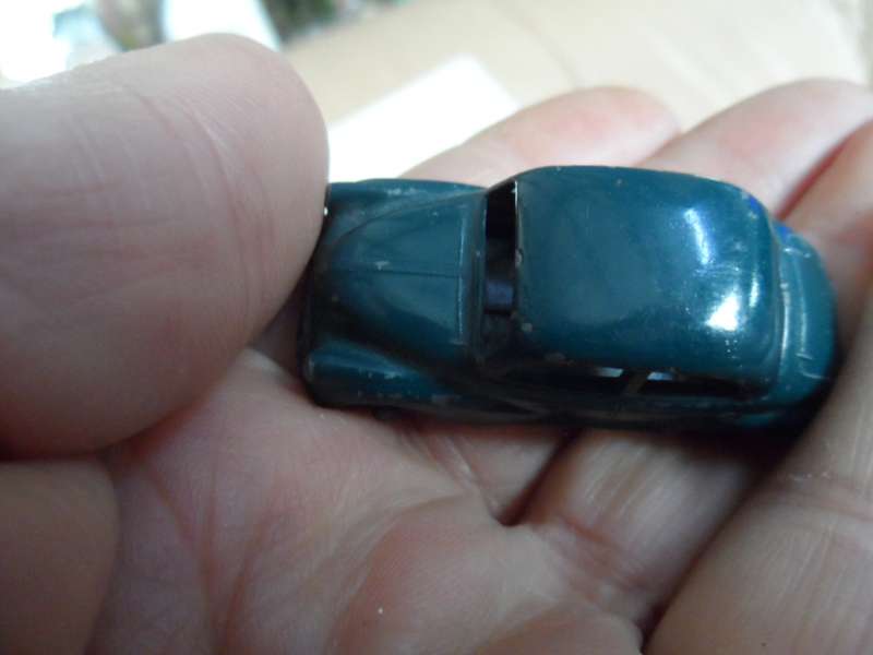 Matchbox regular wheels Morris Minor no 46 GREY PLASTIC WHEELS- UNBOXED.