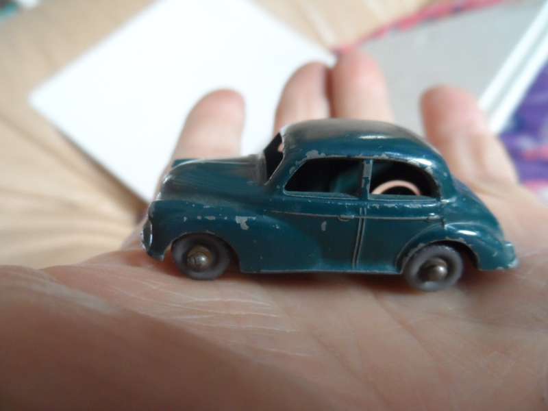 Matchbox regular wheels Morris Minor no 46 GREY PLASTIC WHEELS- UNBOXED.