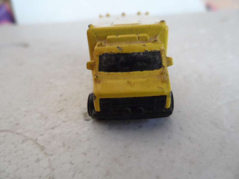 HOT WHEELS AMBULANCE BLUE WRITING, MALASIA- UNBOXED