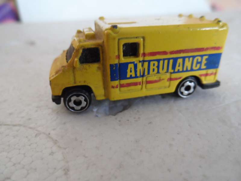 HOT WHEELS AMBULANCE BLUE WRITING, MALASIA- UNBOXED