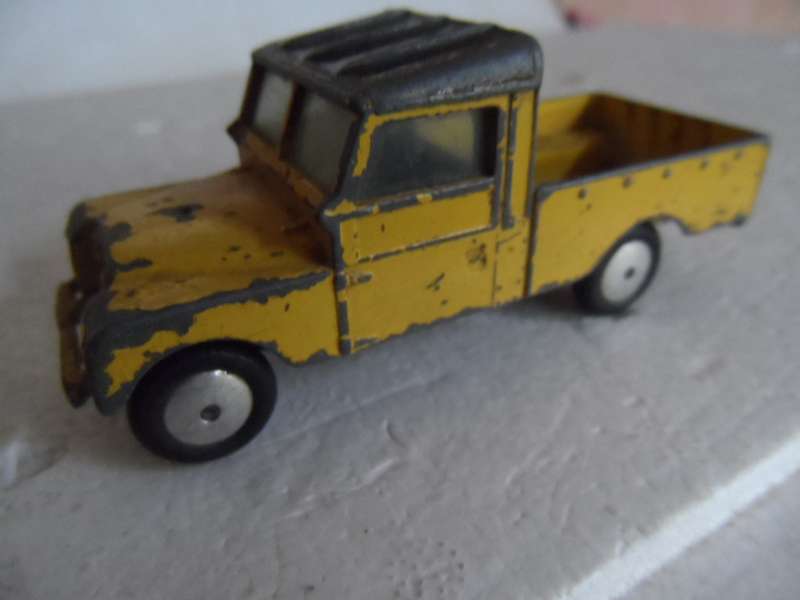 Vintage 1959 Corgi 1:43 #406 Yellow & Black Land Rover 109 WB Pickup For Restoration [m11]