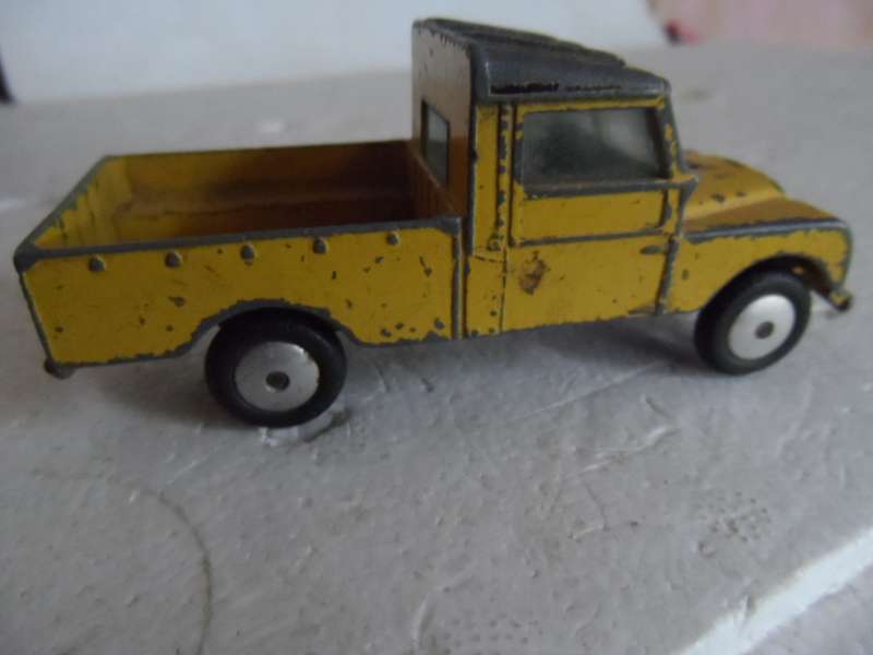 Vintage 1959 Corgi 1:43 #406 Yellow & Black Land Rover 109 WB Pickup For Restoration [m11]