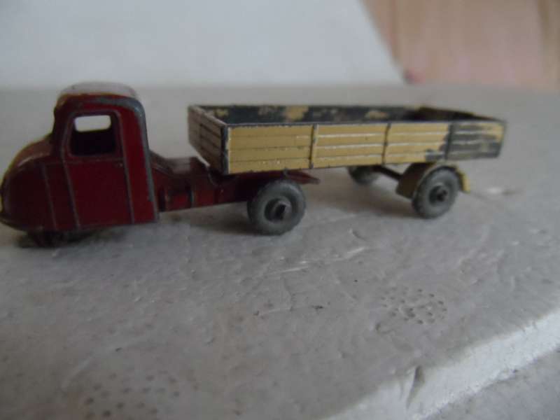 VINTAGE MATCHBOX LESNEY No.10b SCAMMELL MECHANICAL HORSE , 1957  [LARGER VERSION]