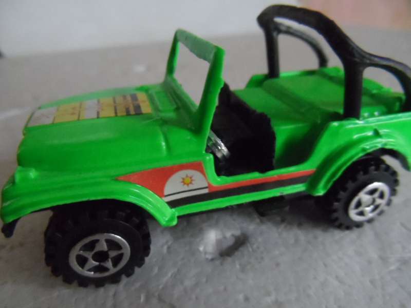 DIECAST JEEP 1/43  UNBOXED [M29]