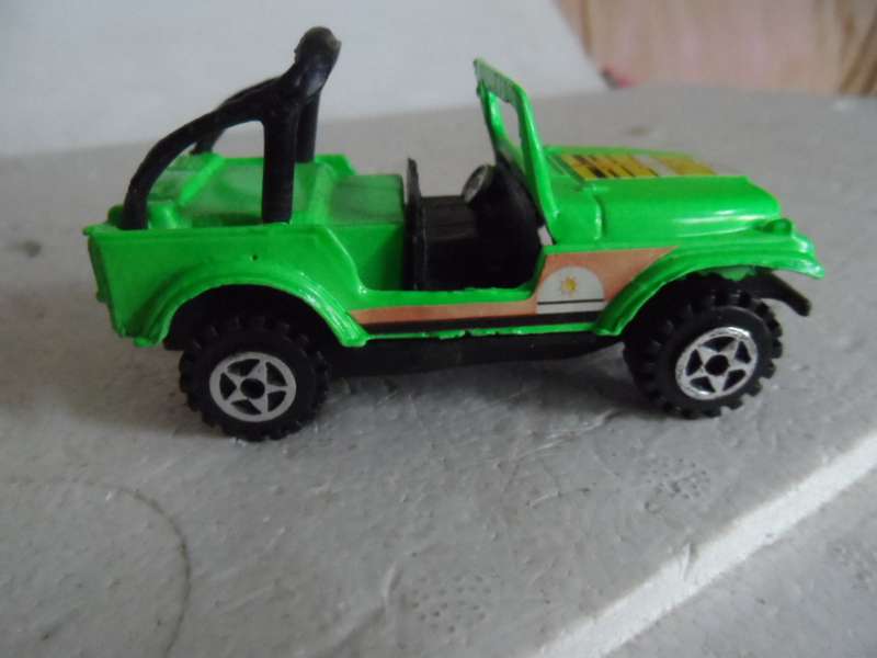 DIECAST JEEP 1/43  UNBOXED [M29]
