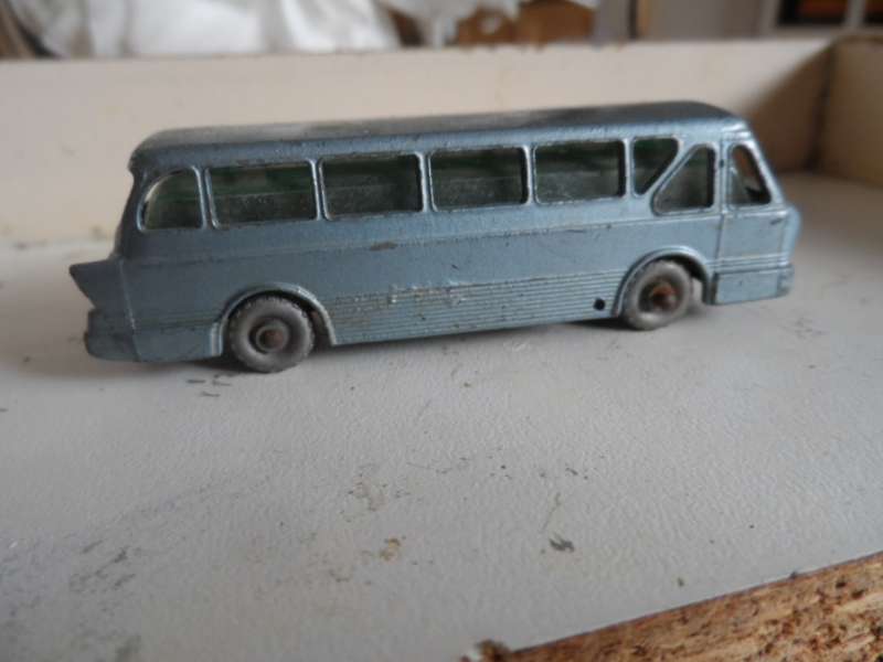 Vintage Matchbox Lesney #40 LEYLAND ROYAL TIGER COACH- SILVER WHEELS