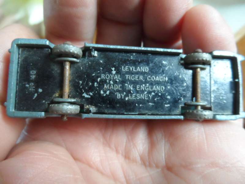 Vintage Matchbox Lesney #40 LEYLAND ROYAL TIGER COACH- SILVER WHEELS