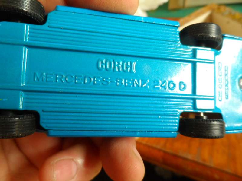 Vintage Corgi Mercedes-Benz 240D Die Cast Metal  Car. [M300]