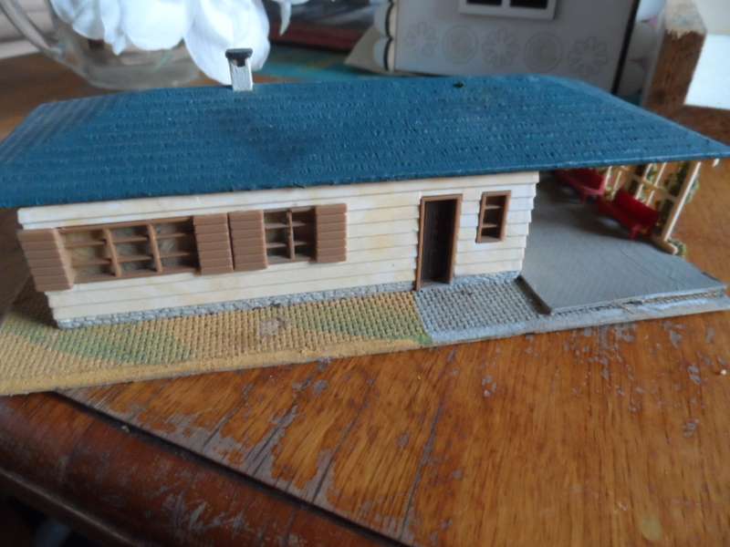 VINTAGE FALLER 216 HO BUILDING IN ORIGINAL CARDBOARD BOX.