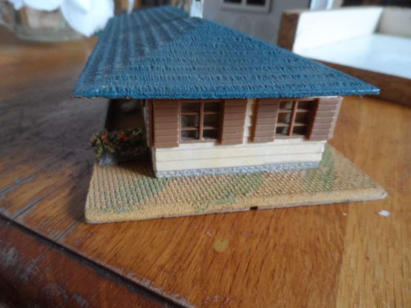 VINTAGE FALLER 216 HO BUILDING IN ORIGINAL CARDBOARD BOX.