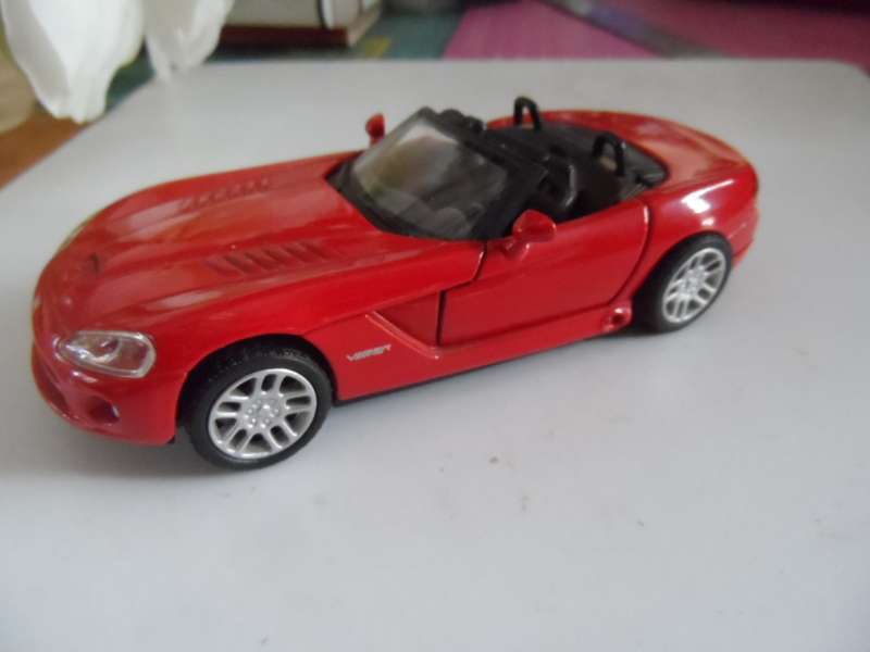 Dodge Viper Srt/10 New Ray 1/32 scale   [m22]