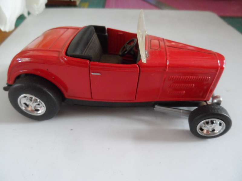 Smart Toys 1932 Ford Highboy Hot Rod 1:27 Scale Die-cast Metal Car Red  - [m53]