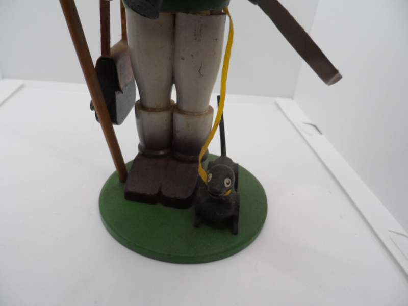 German hunter with sign and little dog  Smoker   26 cm tall [y303]