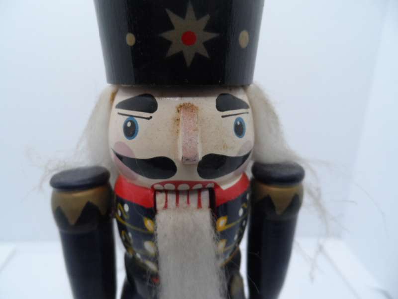 NUTCRACKER SOLDIER 18 CM TALL  [Y301]