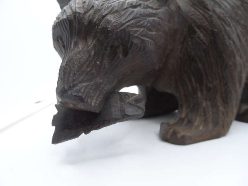 Heavy Hand Carved Wooden Bear Catching Fish Statue Carving ~20 cm long 12 high  [y305]