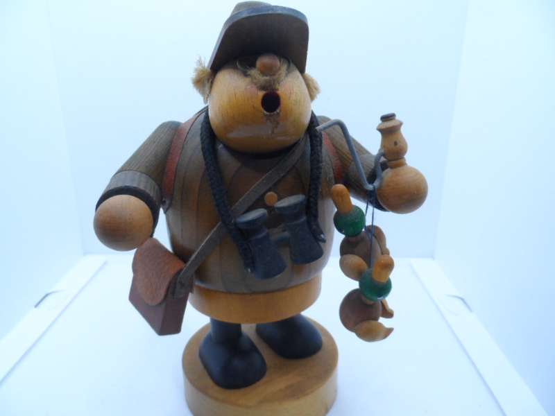 Erzgebirgische Volkskunst Huntsman Smoker - Made in Germany 20 CM TALL   [Y303]