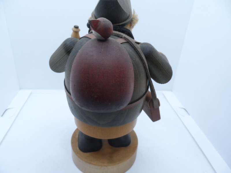 Erzgebirgische Volkskunst Huntsman Smoker - Made in Germany 20 CM TALL   [Y303]