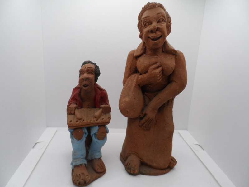 two clay figurines 17 and 25 cm tall -both for one bid [y304]