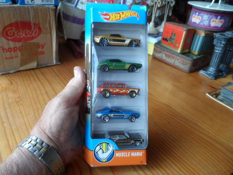 2016 HOT WHEELS MINT IN BOX 5 CAR GIFT PACK MUSCLE MANIA