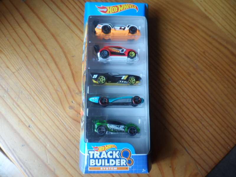 hot wheels track builder system 5 pack