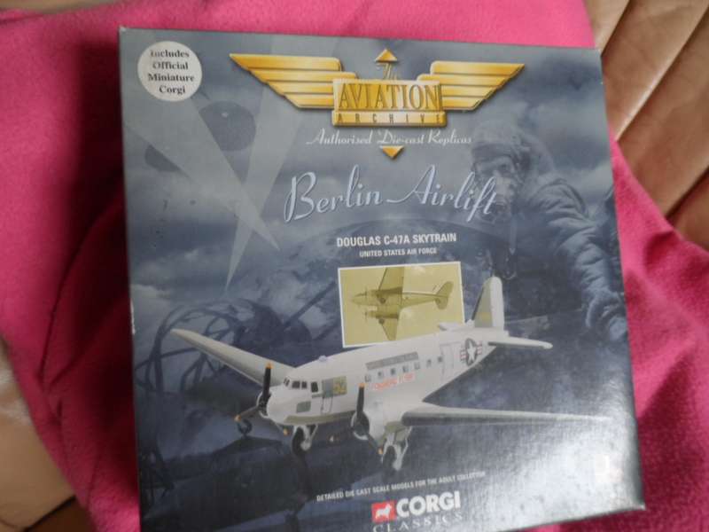 AVIATION ARCHIVE DOUGLAS C-474SKYTRAIN 'BERLIN AIRLIFT' 1/144 SCALE MINT BOXED